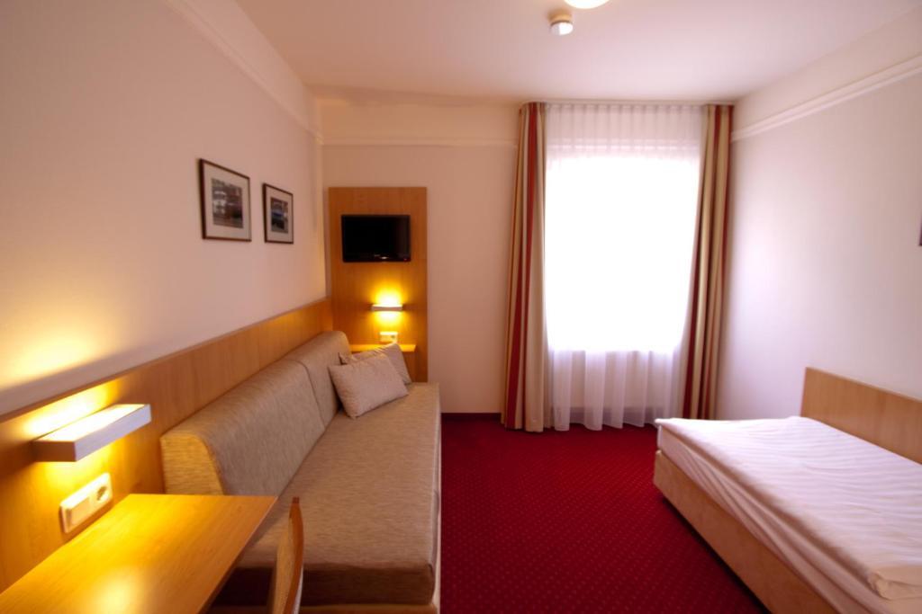 Hotel Jacobsberg Oschersleben Quarto foto